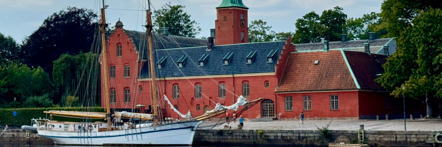 Båt förtöjd i Halmstad